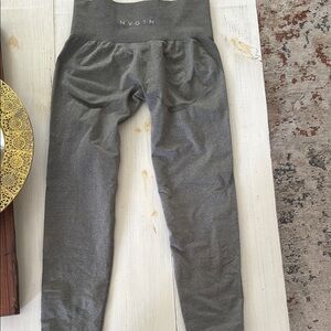 NVGTN Gray High-Rise Leggings for Performance